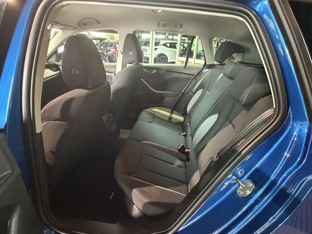 Skoda Kamiq Black Dots 1.0 TSI Business Edition Stoelverwarming Navigatie 17 Lmv achteruit Camera .