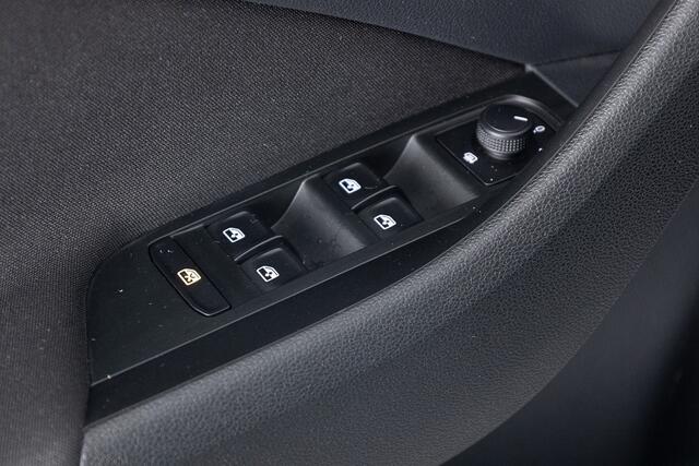 Skoda Kamiq 1.0 TSI Ambition Automaat | CARPLAY | ECC | Stoelverwarming | PDC | VELGEN .