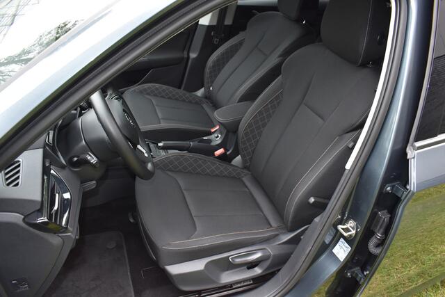 Skoda Kamiq 1.0 TSI Ambition Navigatie Stoelverwarming 2 sets wielen