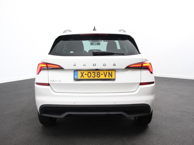 Skoda Kamiq 1.0 TSI Sport Business Climate control Cruise control Achteruitrijcamera Parkeersensoren Keyless Navigatie Apple Carplay/ Android auto Lichtmetalen velgen