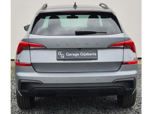 Skoda Kamiq 1.0 TSI Selection Camera achter - Zwarte gril - 17 inch Wielen - Winter Pack - Privacy Glass - Zwart dak en A Stijl -