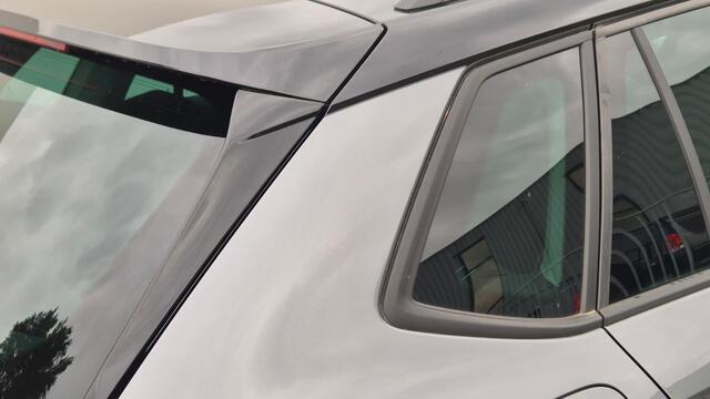 Skoda Kamiq 1.0 TSI Selection Camera achter - Zwarte gril - 17 inch Wielen - Winter Pack - Privacy Glass - Zwart dak en A Stijl -.