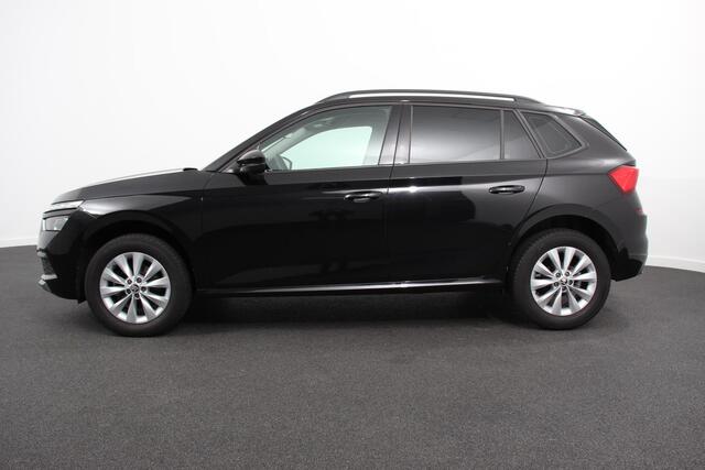 Skoda Kamiq 1.0 TSI 110pk Automaat Life Skoda Kamiq 1.0 TSI 110pk DSG Life | Navigatie | Apple Carplay/Android Auto | Airco | Dab | Led | Adaptive Cruise Control | Verwarmde voorstoelen