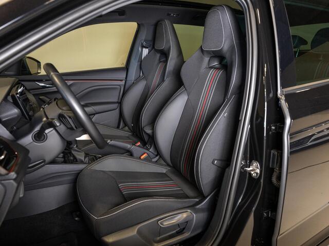 Skoda Kamiq 1.0 TSI Monte Carlo / 115pk / Panorama dak / Stoelverwarming / Achteruitrij camera /