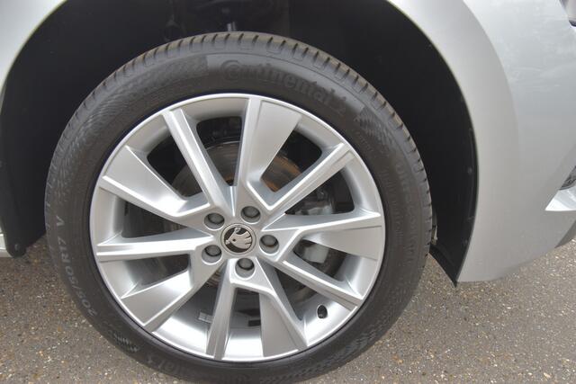 Skoda Kamiq 1.0 TSI Sport Business , CLIMATRONIC , NAVI VIA APP , A UITRIJ CAM , PDC A , LMV17 , LED KOPL ,