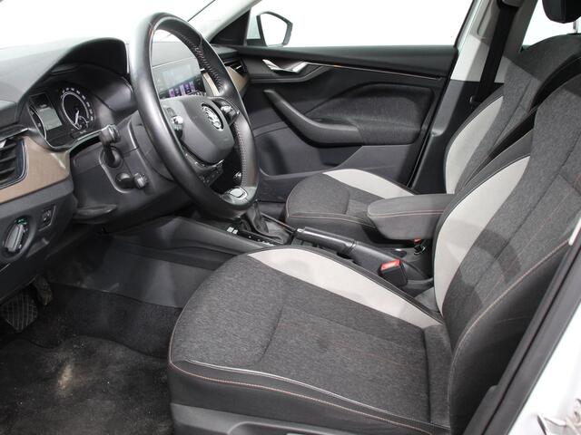 Skoda Kamiq 1.0 TSI 110pk DSG Style Navigatie Apple Carplay/Android auto Parkeersensor achter Cruise Control Verwarmbare voorstoelen Extra getint glas Climate Control Digitale Cockpit