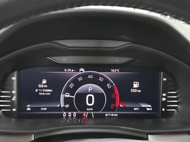 Skoda Kamiq 1.0 TSI Business Edition / AUTOMAAT/ TREKHAAK/ PARK.SENSOREN/ CRUISE/ NAVI/ DIGITAL DASH/ CLIMA/ 16'' LMV
