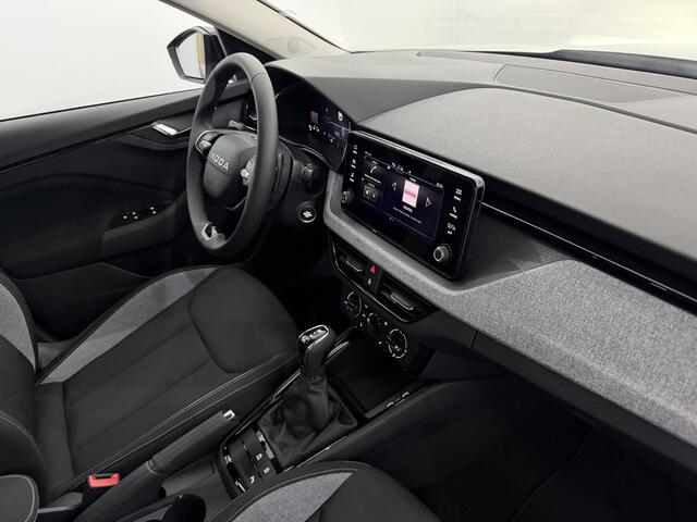 Skoda Kamiq 1.0 TSI Black Pack Camera, Apple carplay, Stoelverwarming, Airco, Keyless start, Virtual desk, Cruise control adaptief, 17 Inch velgen, 2 jaar garantie