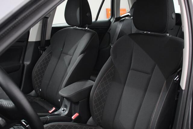 Skoda Kamiq 1.0 TSI 110 pk DSG Life Navigatie Apple Carplay/Android Auto Adaptieve Cruise Control Parkeersensor achter Verwarmde voorstoelen LED-verlichting voor Dakrail DAB