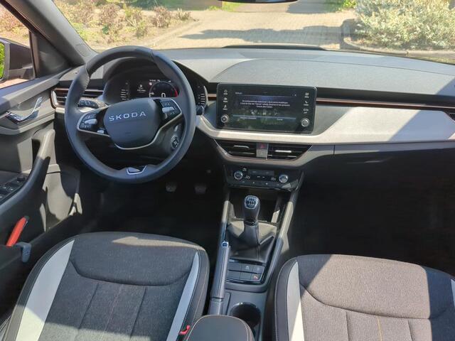 Skoda Kamiq 1.0 TSI Business Edition / GARANTIE TM 03-2029/ PARKEER SENSOREN V+A/ CAMERA/ SMARTLINK/ CRUISE/ KEYLESS/ DIGITAL DASH/ DAB/ CLIMA/ 16'' LMV