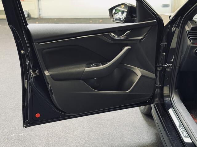 Skoda Kamiq 1.5 TSI ACT Monte Carlo | Panorama | TravelAss. | Camera