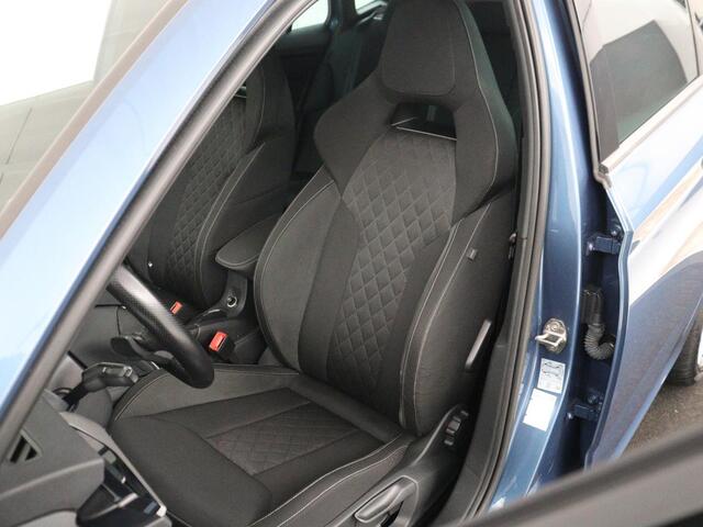 Skoda Kamiq 1.0 TSI Sport Business | Sport stoelen | Stoelverwarming | Virtueel dashboard | Carplay | Cruise control | Lane assist | Climate control | Trekhaak