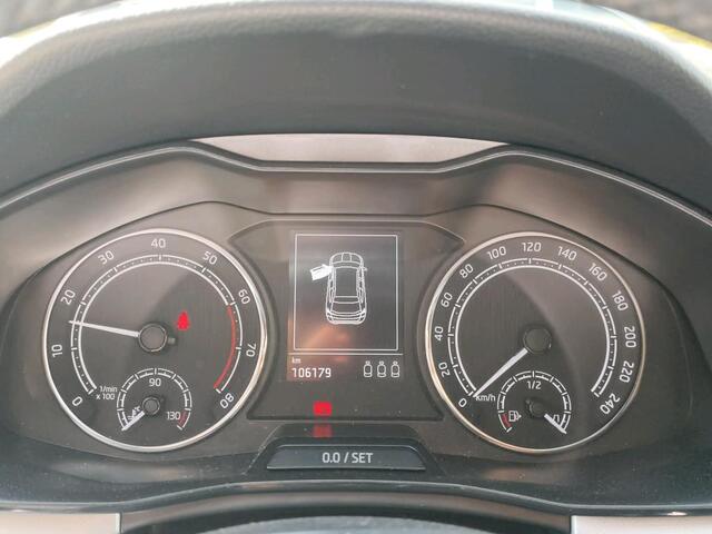 Skoda Kamiq 1.0 TSI Sport Business / CRUISE/ PARKEER SENSOREN/ AIRCO/ RADIO