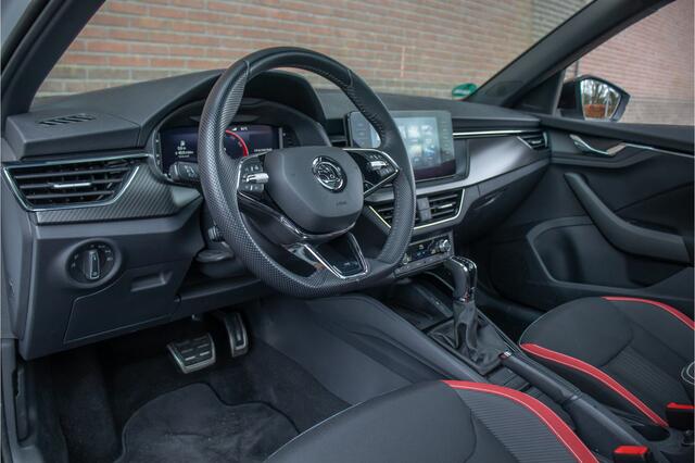 Skoda Kamiq 1.5 TSI DSG Monte Carlo, Panoramadak, Camera, Stoel & Stuurverwarming, Adaptive Cruise, Carplay, Keyless.