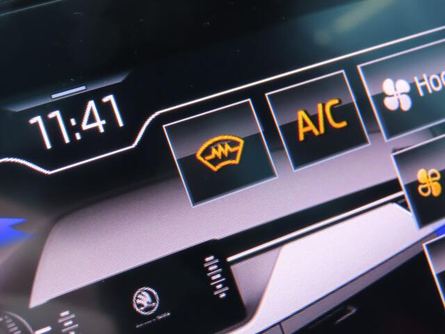 Skoda Kamiq 1.5 TSI ACT Monte Carlo DSG | pano dak | 4S banden | stoelverwarming | verwarmbare voorruit