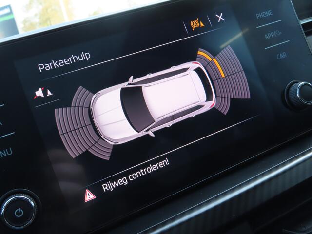Skoda Kamiq 1.5 TSI ACT Monte Carlo DSG | pano dak | 4S banden | stoelverwarming | verwarmbare voorruit