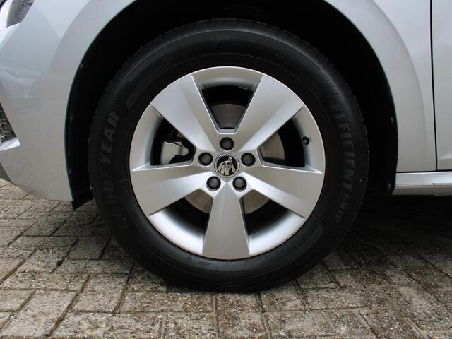Skoda Kamiq 1.0 TSI Sport Business | APPLE CARPLAY / ANDROID AUTO | ACHTERUITRIJ SENSOREN | CRUISE CONTROL |