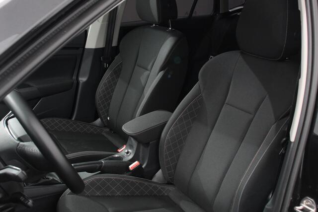 Skoda Kamiq 1.0 TSI 110pk Automaat Life Navigatie Apple Carplay/Android Auto Airco Dab Led Adaptive Cruise Control Verwarmde voorstoelen