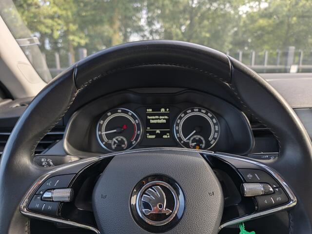 Skoda Kamiq 1.5 TSI | 150PK | Ambition | Trekhaak | Smartlink+ | LED | Camera | PDC | ACC | ECC | Stoelverw. | 16" LM |