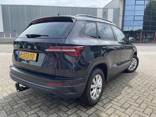 Skoda Karoq 1.0 TSI Business Edition Apple/Android Carplay / Trekhaak wegklapbaar / Electr. achterklep / Keyless / Led verlichting / Parkeersensoren