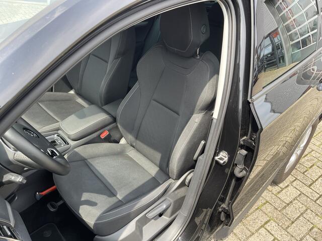 Skoda Karoq 1.0 TSI Business Edition Apple/Android Carplay / Trekhaak wegklapbaar / Electr. achterklep / Keyless / Led verlichting / Parkeersensoren