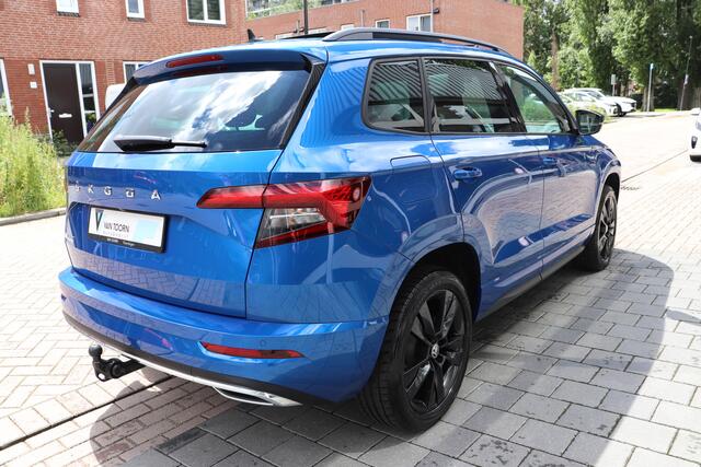 Skoda Karoq 1.5 TSI ACT Sportline Business DSG. Wegklapbare trekhaak, panoramadak