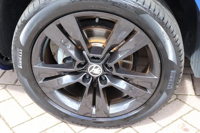 Skoda Karoq 1.5 TSI ACT Sportline Business DSG. Wegklapbare trekhaak, panoramadak