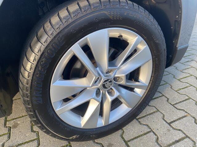Skoda Karoq 1.0 TSI Ambition Business Apple Carplay, Pdc, Navigatie