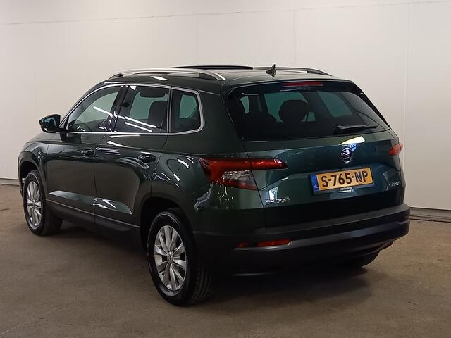 Skoda Karoq 1.5 TSI ACT Sportline Business met o.a. lederenbekleding en Panoramadak!