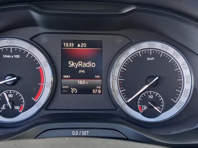 Skoda Karoq 1.5 TSI ACT Sportline Business met o.a. lederenbekleding en Panoramadak!
