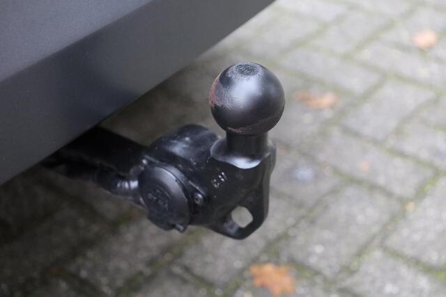 Skoda Karoq 1.0 TSI Ambition CAMERA TREKHAAK-ELEC PANO DAB CARPLAY SFEERVERL. STOELVERW. NAVI 2xPDC LMV 2xKEYLESS