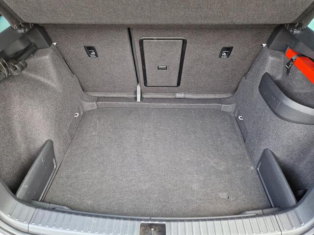 Skoda Karoq 1.0 TSI 115PK DSG - Treeplanken - Carplay - Navi