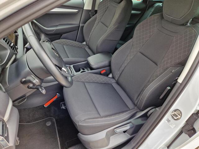 Skoda Karoq 1.0 TSI 115PK DSG - Treeplanken - Carplay - Navi