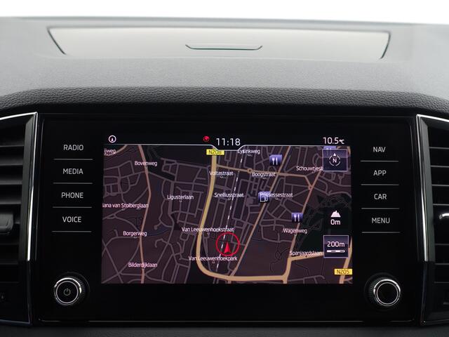 Skoda Karoq 1.5 TSI ACT Sportline Business Aut- Panoramadak, Ada Cruise, Carplay, Park Assist, Trekhaak, Led, Sport Interieur