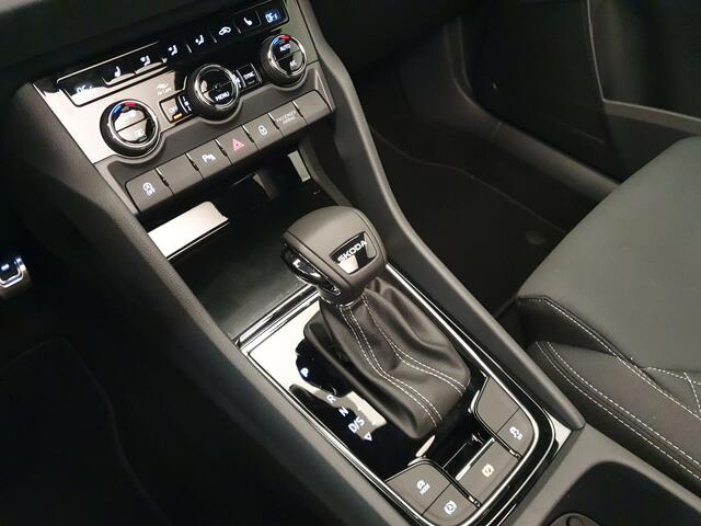 Skoda Karoq 1.5 TSI 150pk DSG/AUT Sportline Wegklapbare trekhaak, Panoramadak, ACC