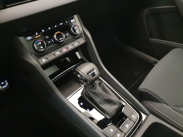 Skoda Karoq 1.5 TSI 150pk DSG/AUT Sportline Wegklapbare trekhaak, Panoramadak, ACC