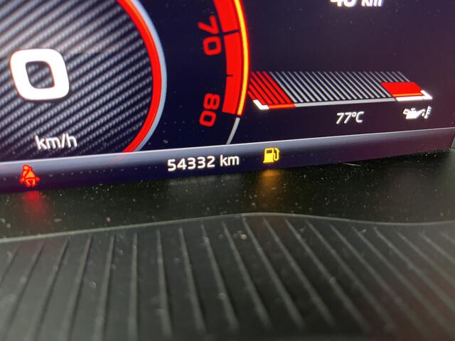 Skoda Karoq 1.5 TSI ACT Sportline Business / PANO/ KEYLESS/ DIGITAL DASH/ CRUISE/ PARK. SENSOREN/ SMARTLINK/ DAB/ CLIMA/ STOELVERWARMING V&A/ 19"LMV