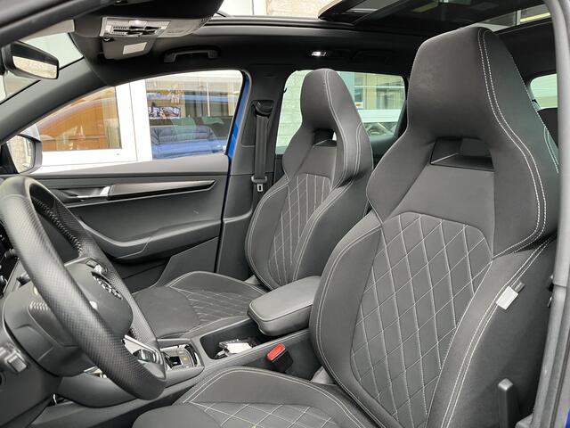Skoda Karoq 1.5 TSI ACT Sportline Business / PANO/ KEYLESS/ DIGITAL DASH/ CRUISE/ PARK. SENSOREN/ SMARTLINK/ DAB/ CLIMA/ STOELVERWARMING V&A/ 19"LMV