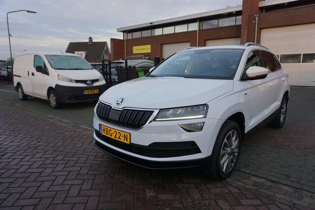Skoda Karoq 1.5 TSI ACT 150PK DSG CLEVER-STYLE CAMERA KEYLESS ANDROID-APPLECARPLAY NAVI CLIMA CRUISE BLUETOOTH LED PCD LMV PRIVACYGLAS ENZ...