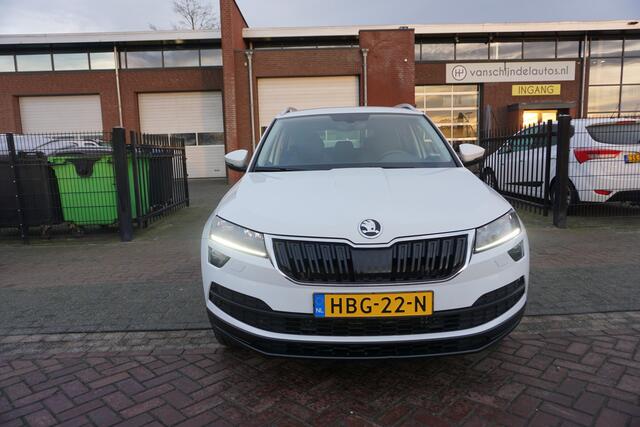 Skoda Karoq 1.5 TSI ACT 150PK DSG CLEVER-STYLE CAMERA KEYLESS ANDROID-APPLECARPLAY NAVI CLIMA CRUISE BLUETOOTH LED PCD LMV PRIVACYGLAS ENZ...