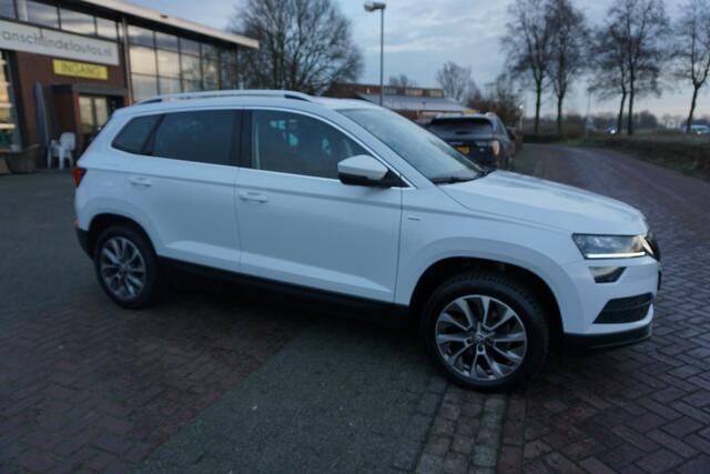 Skoda Karoq 1.5 TSI ACT 150PK DSG CLEVER-STYLE CAMERA KEYLESS ANDROID-APPLECARPLAY NAVI CLIMA CRUISE BLUETOOTH LED PCD LMV PRIVACYGLAS ENZ...