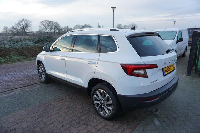 Skoda Karoq 1.5 TSI ACT 150PK DSG CLEVER-STYLE CAMERA KEYLESS ANDROID-APPLECARPLAY NAVI CLIMA CRUISE BLUETOOTH LED PCD LMV PRIVACYGLAS ENZ...
