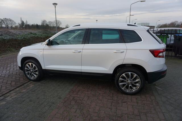 Skoda Karoq 1.5 TSI ACT 150PK DSG CLEVER-STYLE CAMERA KEYLESS ANDROID-APPLECARPLAY NAVI CLIMA CRUISE BLUETOOTH LED PCD LMV PRIVACYGLAS ENZ...