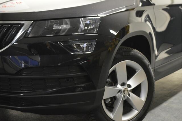 Skoda Karoq 1.6 TDI Ambition Business , TREKHAAK , CLIMATR , CR CONTR , NAVI , PDC V+A ,