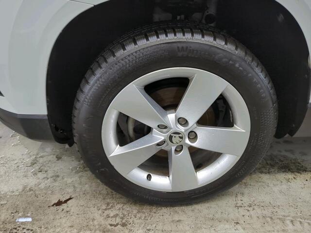 Skoda Karoq 1.0 TSI Ambition NAVI TREKHAAK CAMERA