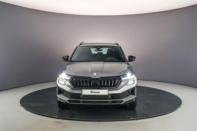 Skoda Karoq Sportline Business 1.5 TSI 150pk DSG Automaat Trekhaak, Adaptive cruise control, Elektrische achterklep, Achteruitrijcamera, Stuurwiel verwarmd, Parkeersensoren, Stoelverwarming