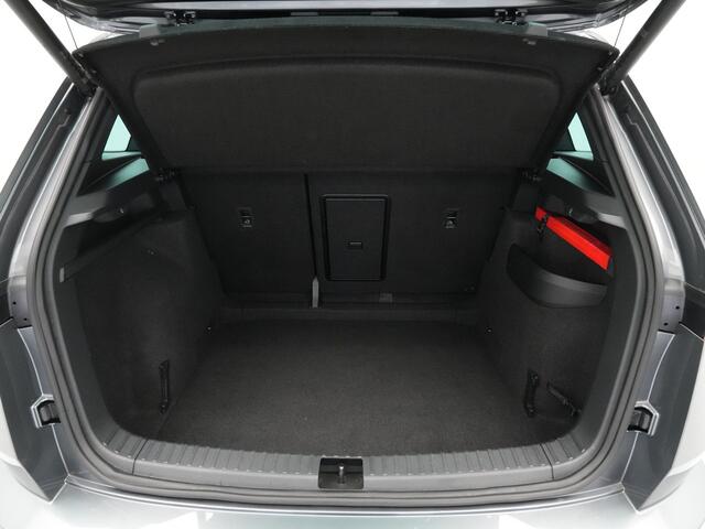 Skoda Karoq 1.5 TSI ACT Sportline Business Panorama Trekhaak 360 Camera Stoelverwarming