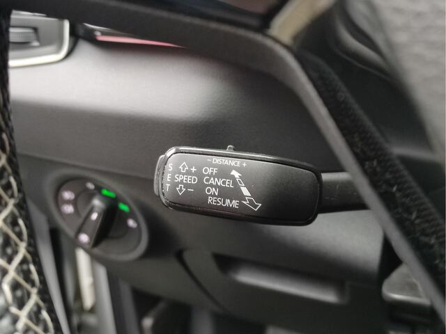 Skoda Karoq 1.5 TSI DSG ACT Sportline Business Panoramadak - 19Inch LMV - Adaptieve Cr.control - Elektrische achterklep - Stoel+Voorruitverwarming