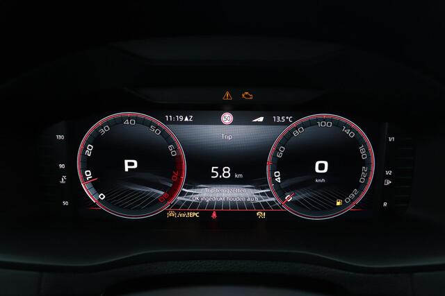 Skoda Karoq 1.5 TSI DSG ACT Sportline Business | Trekhaak | Adaptieve cruise control | Elektrische achterklep | Stoelverwarming | 19 inch velgen | Travel assist