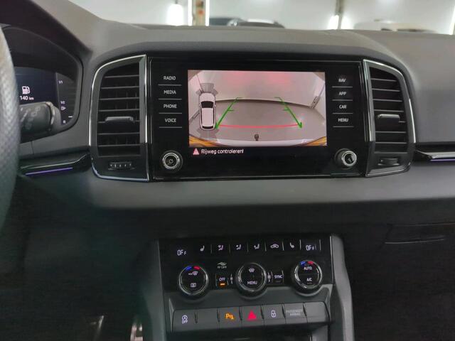 Skoda Karoq 1.5 TSI ACT Sportline Business /DSG/ Metallic/ Digitale Cockpit/ Led/ Haak afneembaar/ Elec.Klep / Camera/ Parkeersenor/ 18 lmv/